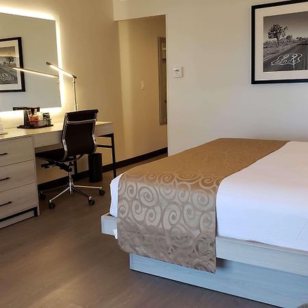 Ramada By Wyndham Burbank Airport Ξενοδοχείο Εξωτερικό φωτογραφία