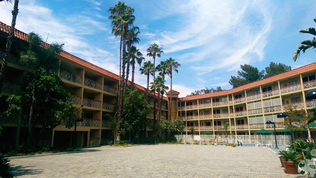 Ramada By Wyndham Burbank Airport Ξενοδοχείο Εξωτερικό φωτογραφία