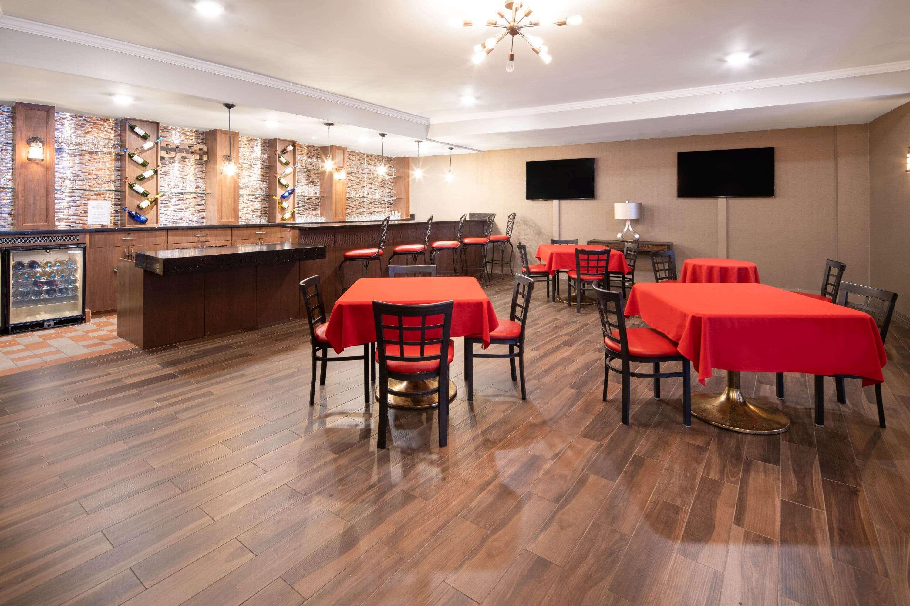 Ramada By Wyndham Burbank Airport Ξενοδοχείο Εξωτερικό φωτογραφία