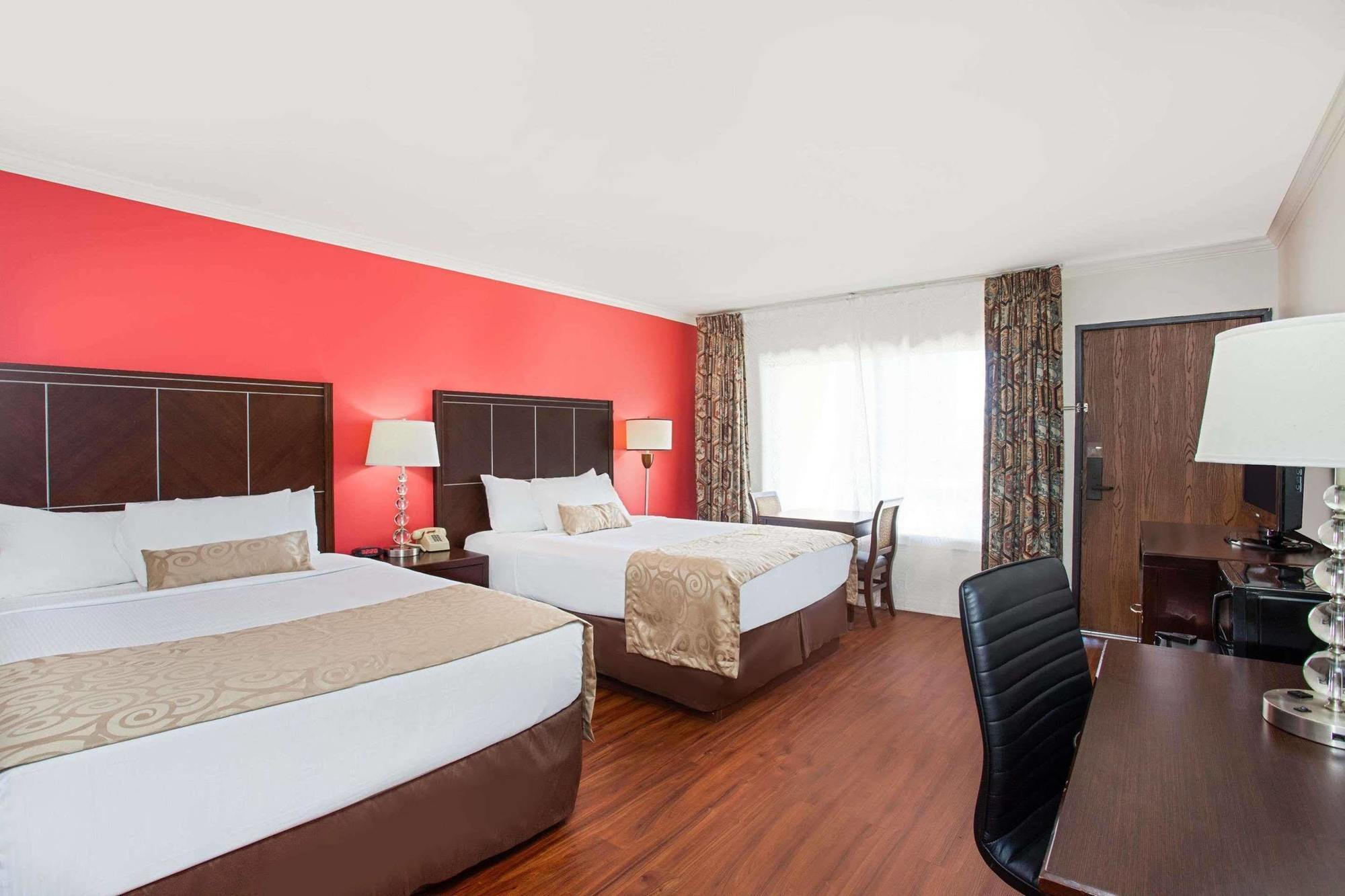 Ramada By Wyndham Burbank Airport Ξενοδοχείο Εξωτερικό φωτογραφία