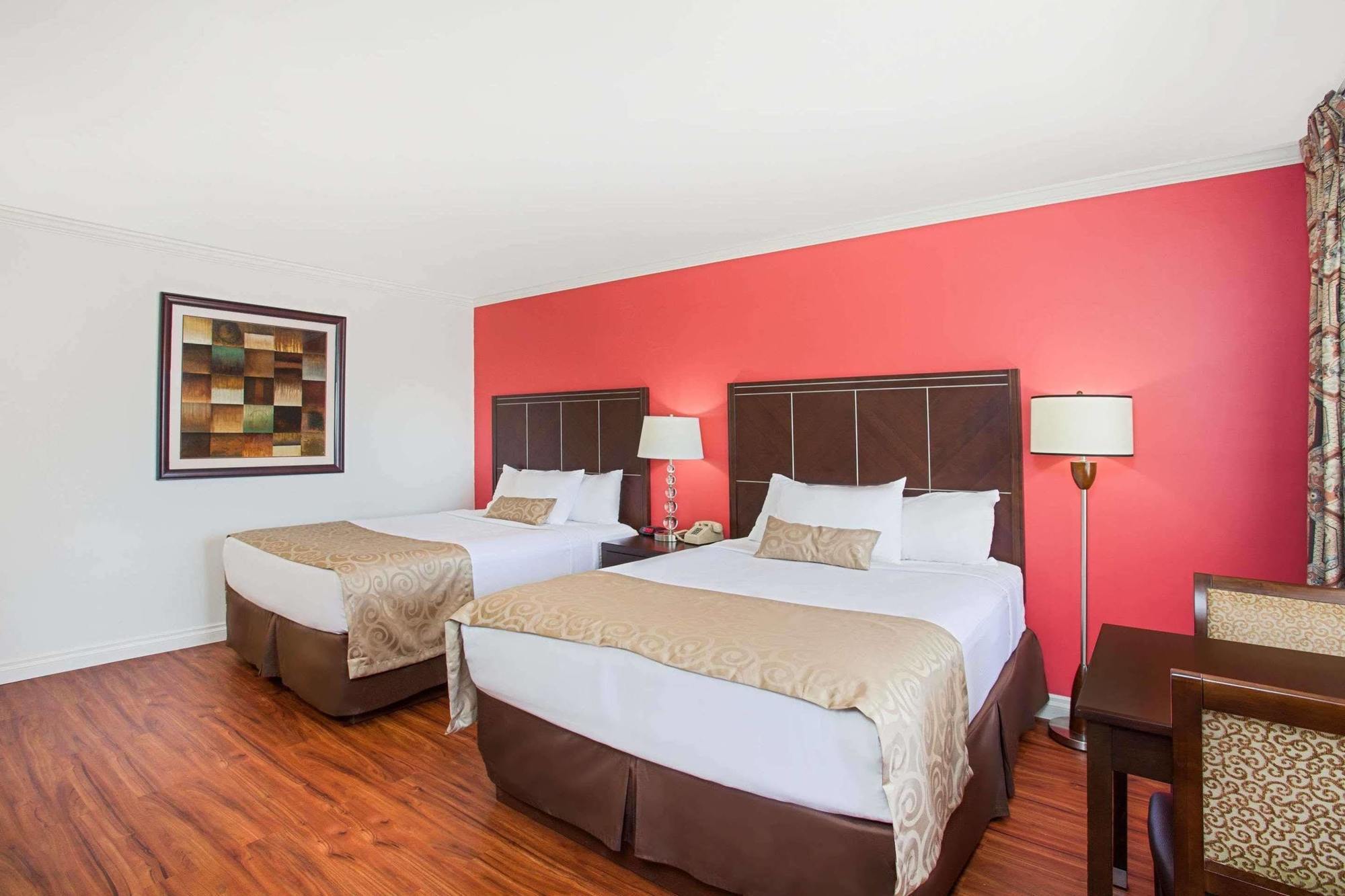 Ramada By Wyndham Burbank Airport Ξενοδοχείο Εξωτερικό φωτογραφία