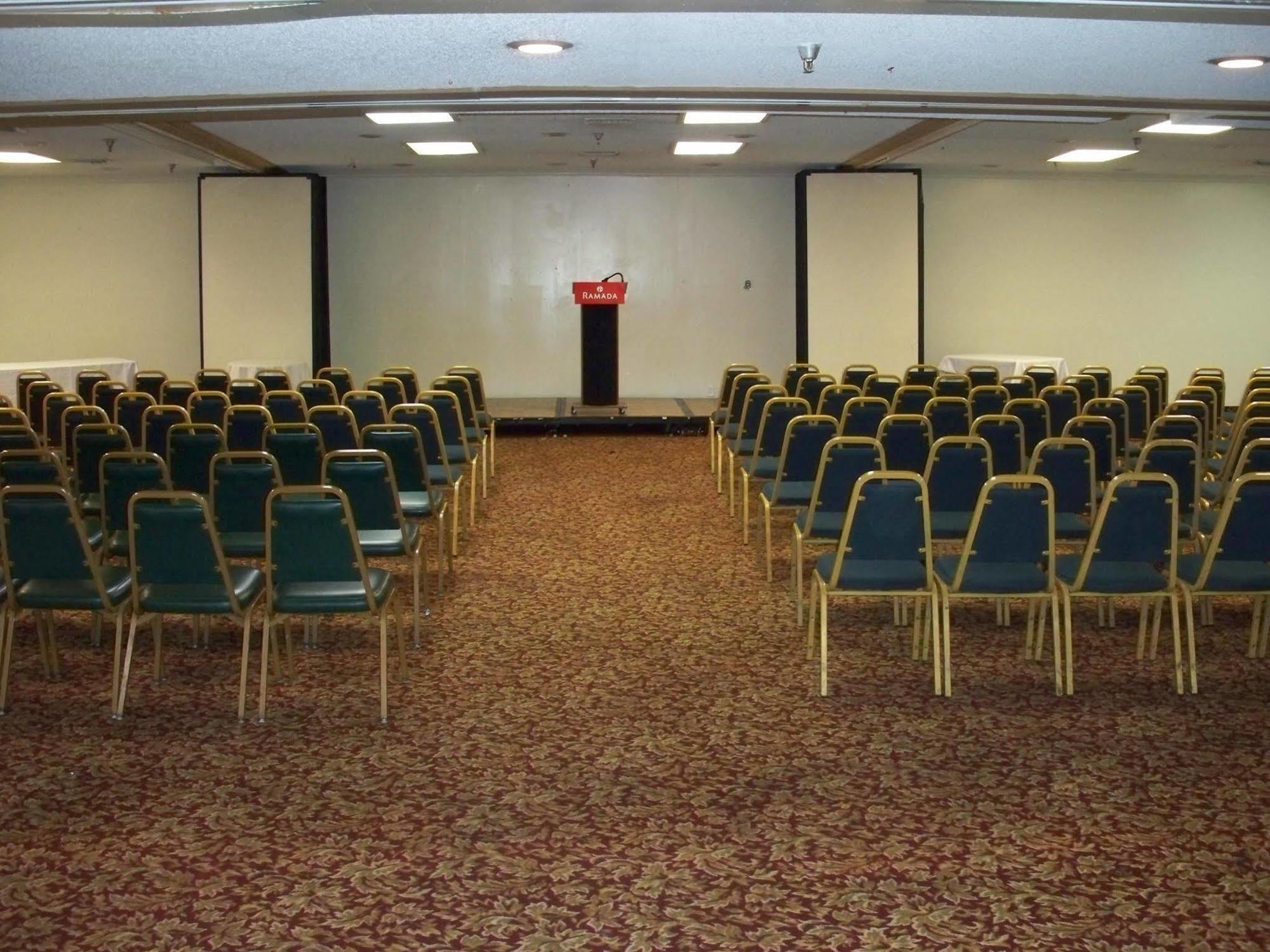 Ramada By Wyndham Burbank Airport Ξενοδοχείο Εξωτερικό φωτογραφία