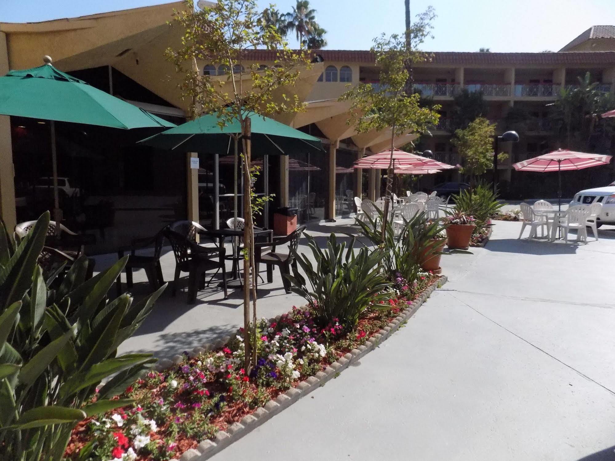 Ramada By Wyndham Burbank Airport Ξενοδοχείο Εξωτερικό φωτογραφία