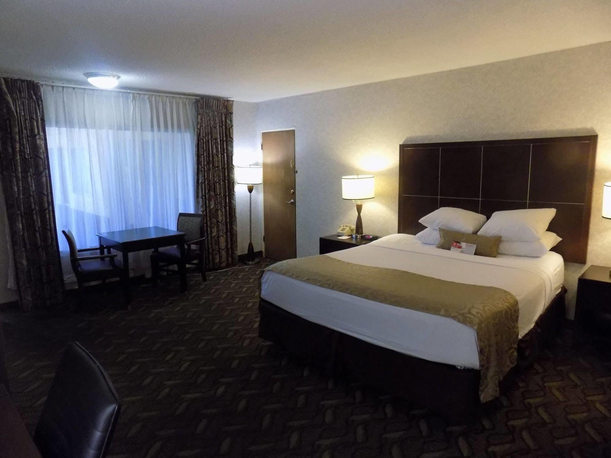 Ramada By Wyndham Burbank Airport Ξενοδοχείο Εξωτερικό φωτογραφία