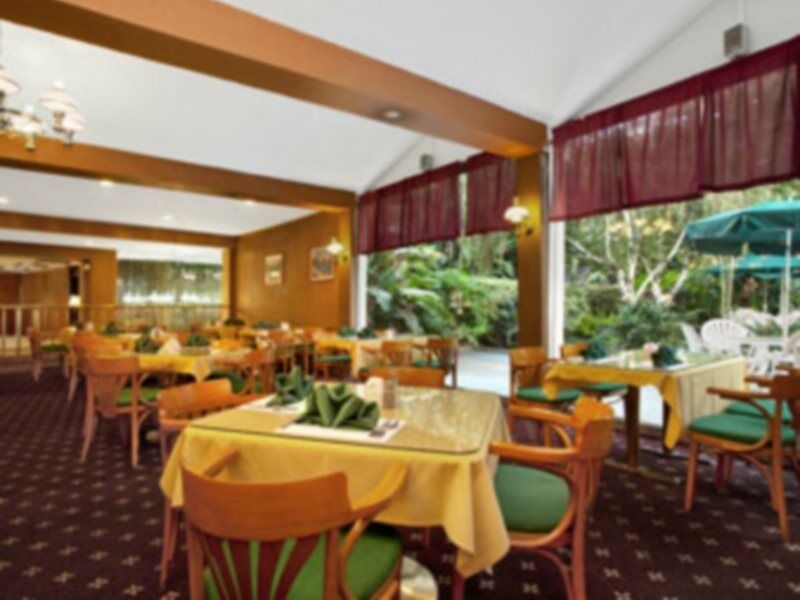 Ramada By Wyndham Burbank Airport Ξενοδοχείο Εξωτερικό φωτογραφία