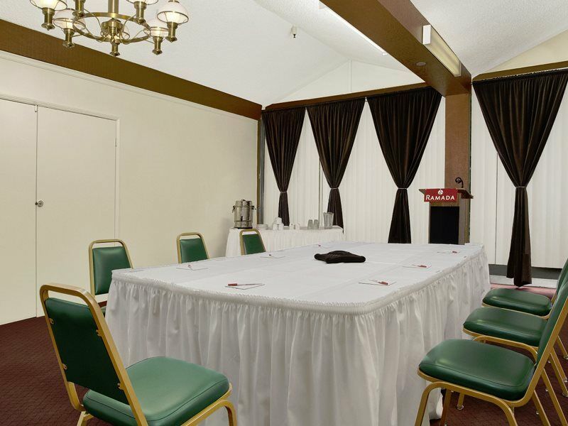 Ramada By Wyndham Burbank Airport Ξενοδοχείο Εξωτερικό φωτογραφία