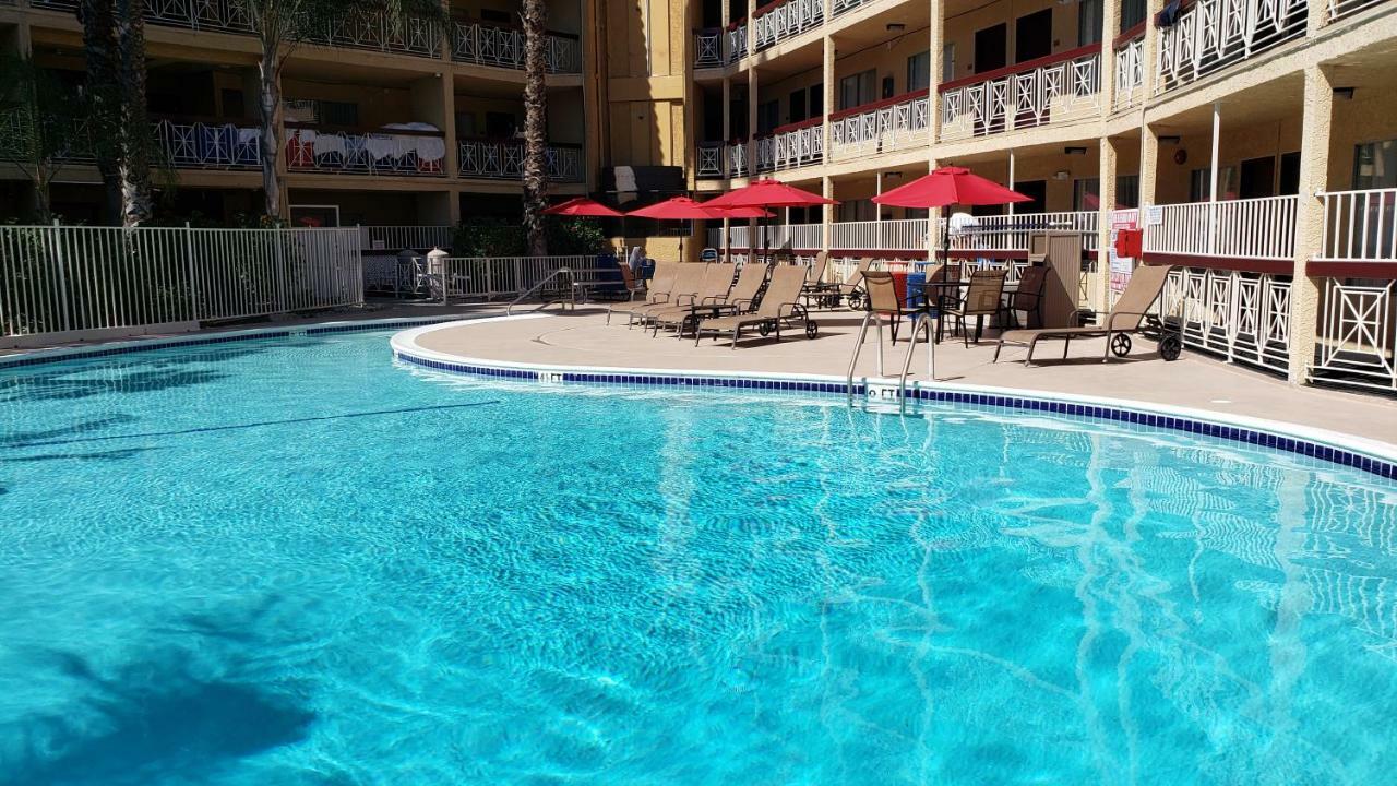 Ramada By Wyndham Burbank Airport Ξενοδοχείο Εξωτερικό φωτογραφία
